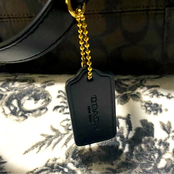 Signature COACH Kleo Backpack - Picture 2 of 10